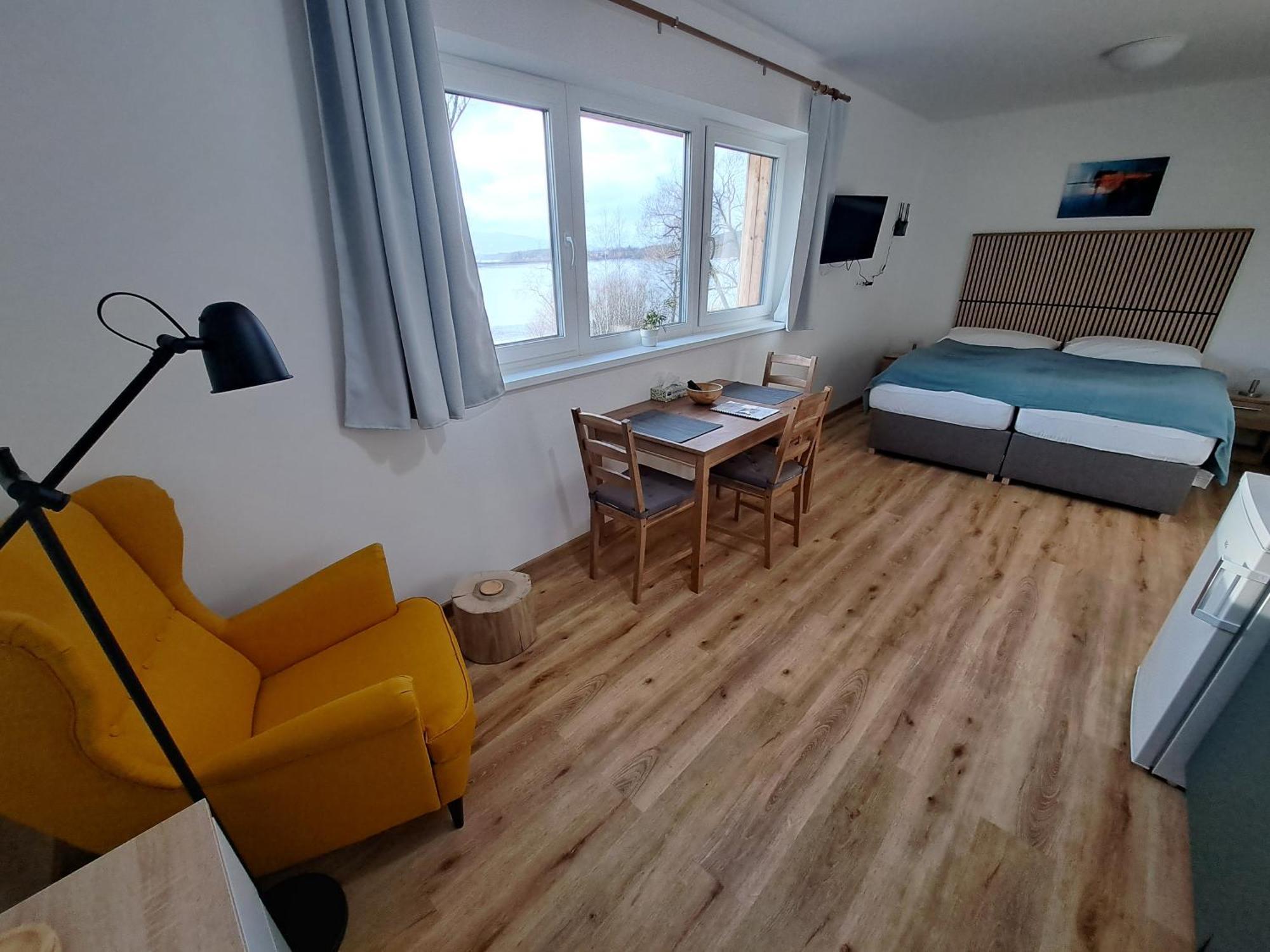 Černá v Pošumaví Apartmany - Male Lipno מראה חיצוני תמונה